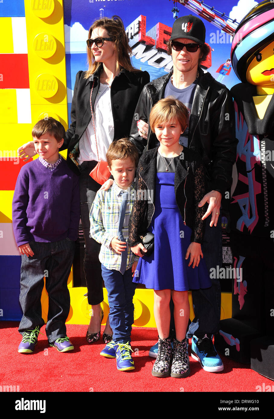 Westwood, Kalifornien, USA. 1. Februar 2014. Mark Wahlberg, Rhea Durham, Ella Wahlberg, Michael Wahlberg & Brendan Wahlberg kommt für die Premiere des Films "The Lego Movie" im Dorf Theater. Bildnachweis: Lisa O'Connor/ZUMAPRESS.com/Alamy Live-Nachrichten Stockfoto