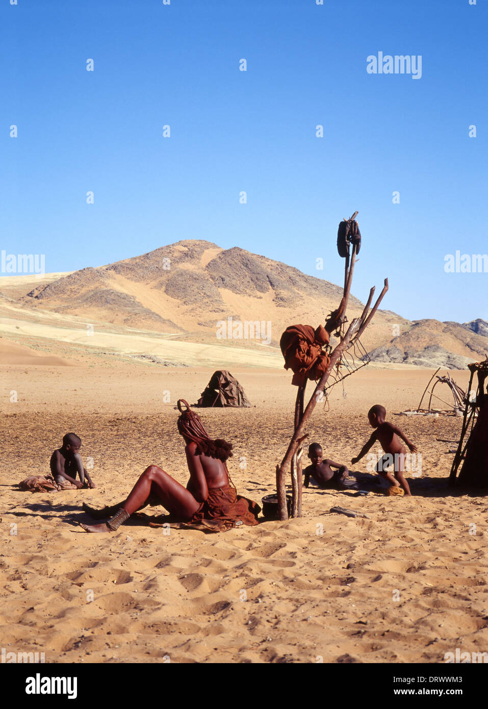 Himbas, Serra Cafema, Namibia, Afrika. Stockfoto