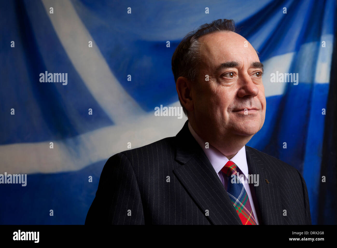 Erste Minister Alex Salmond MSP in seinem Büro im schottischen Parlament Stockfoto