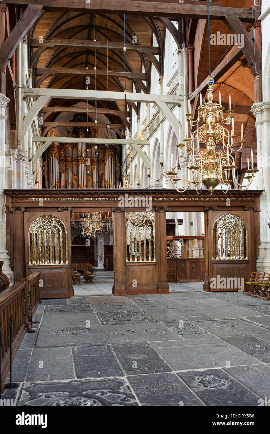 Innenraum der alten Kirche (Niederländisch: Oude Kerk) in Amsterdam, Holland, Niederlande. Stockfoto