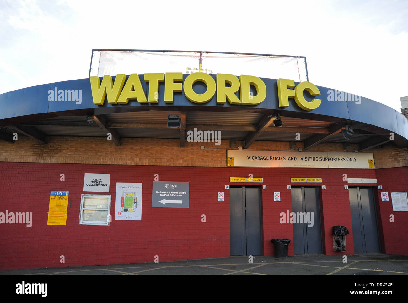 Watford Football Club Boden und Stadion in Vicarage Road Stockfotografie -  Alamy
