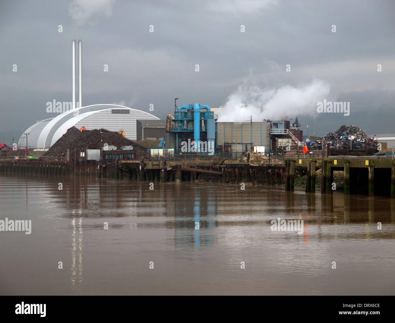 Newhaven Verbrennungsanlage gesehen über die Ouse-Mündung Stockfoto