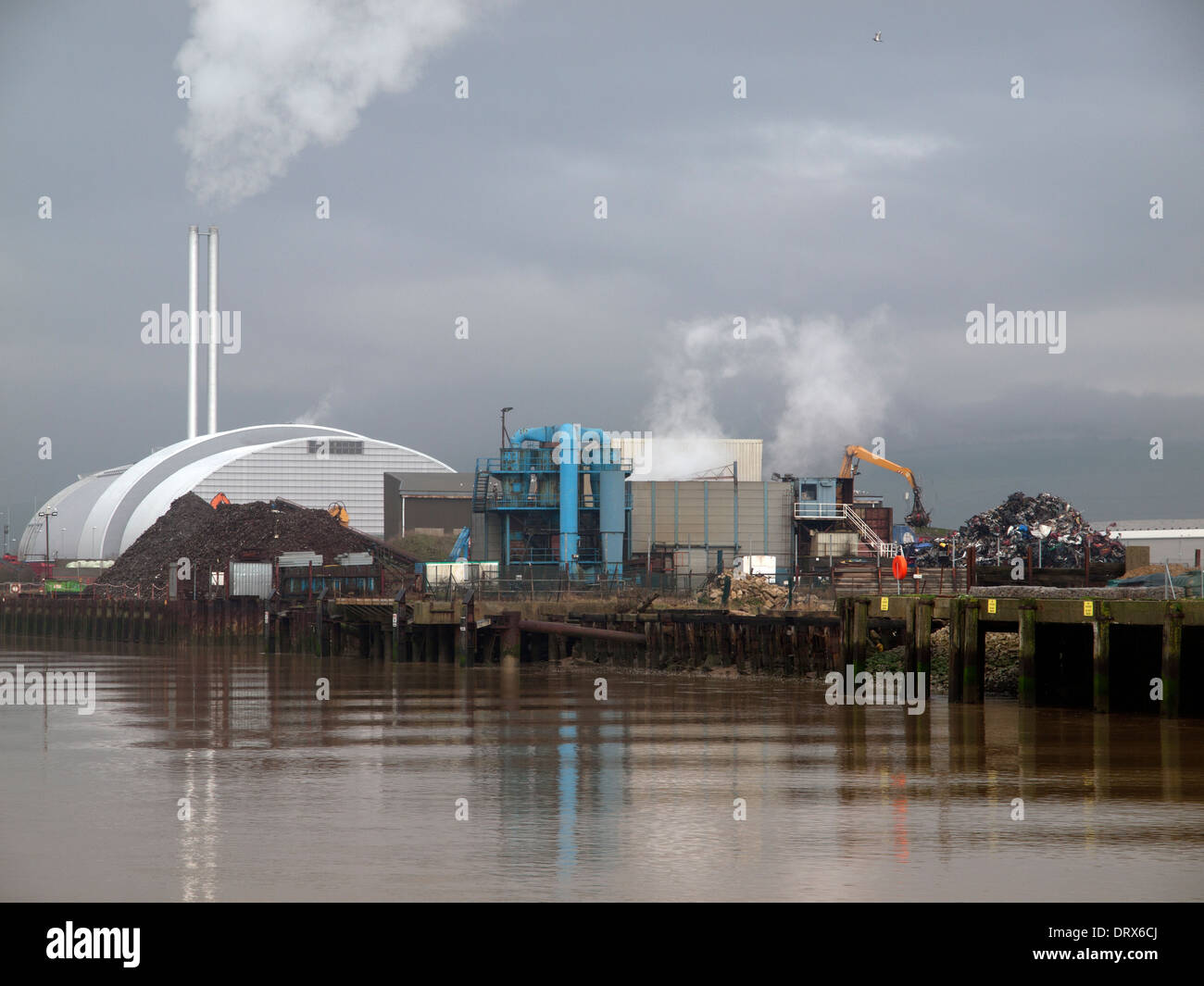 Newhaven Verbrennungsanlage gesehen über die Ouse-Mündung Stockfoto