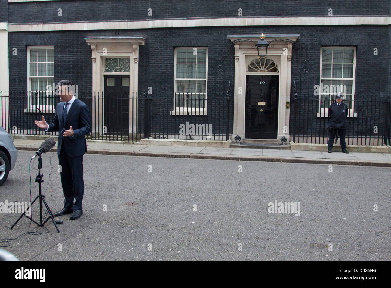 Westminster London, UK. 3. Februar 2014. NATO-Generalsekretär Anders Fogh Rasmussen traf der britische Premierminister David Cameron bei 10 Downing Street zu diskutieren, den Abzug der NATO Truppen aus Afghanistan und dem bevorstehenden NATO-Gipfel in Wales im September stattfinden wird Stockfoto