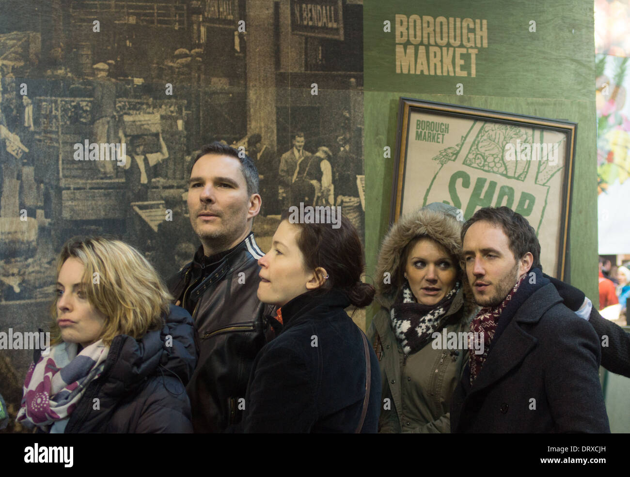 Menschenmassen am Borough Market in London Stockfoto