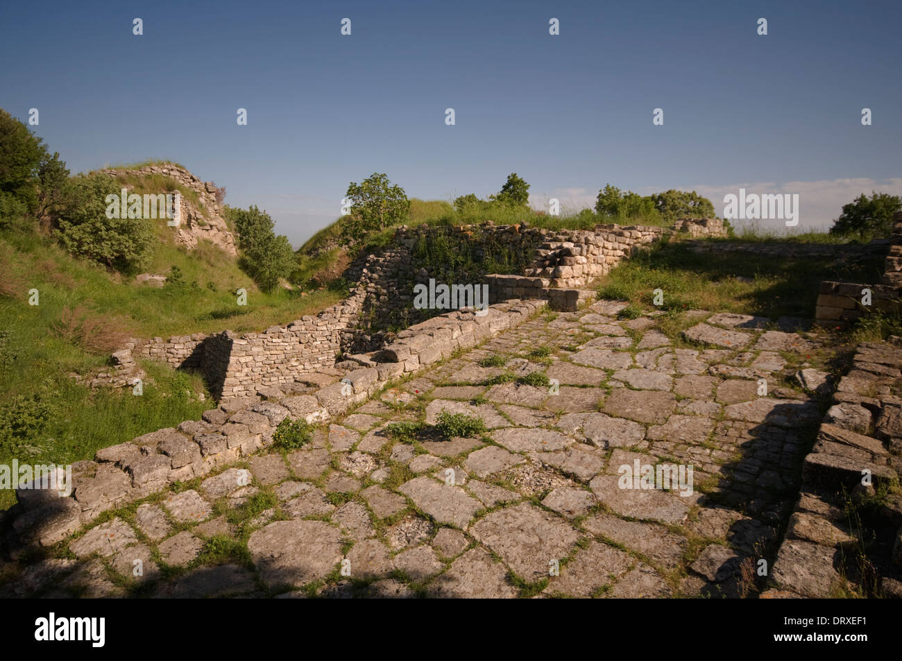 Asien, Türkei, Nördliche Ägäis, Troy (ursprünglich 3000 v. Chr.), Troja II (2500 – 2300 v. Chr.), die Rampe (Eingang) Stockfoto