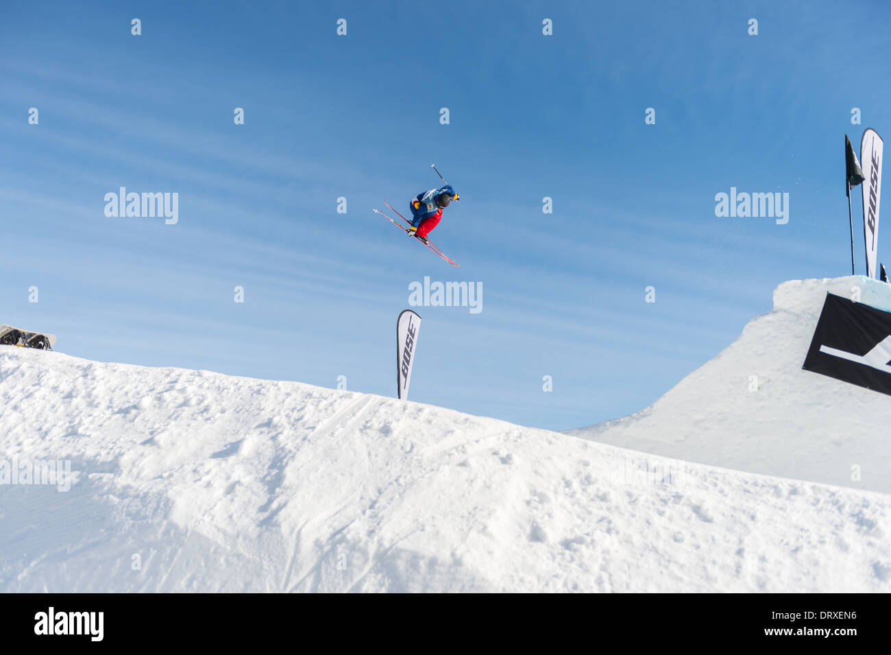 Slopestyle Skifahrer bereitet sich auf US-Grand-Prix-Wettbewerb Stockfoto