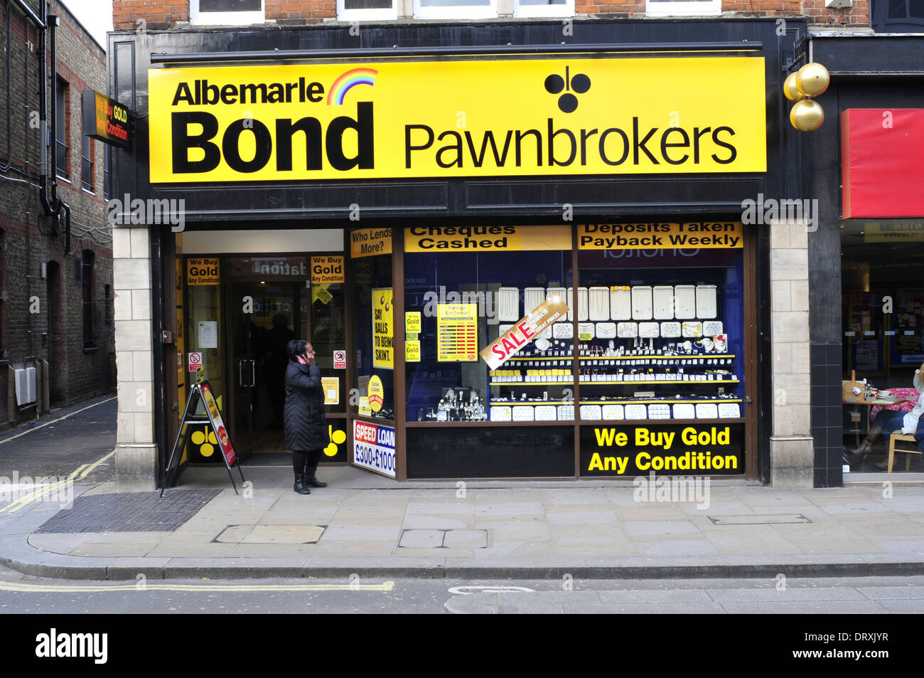 Eine Gesamtansicht der Albemarle & Bond-Shop in Hammersmitn, London Stockfoto