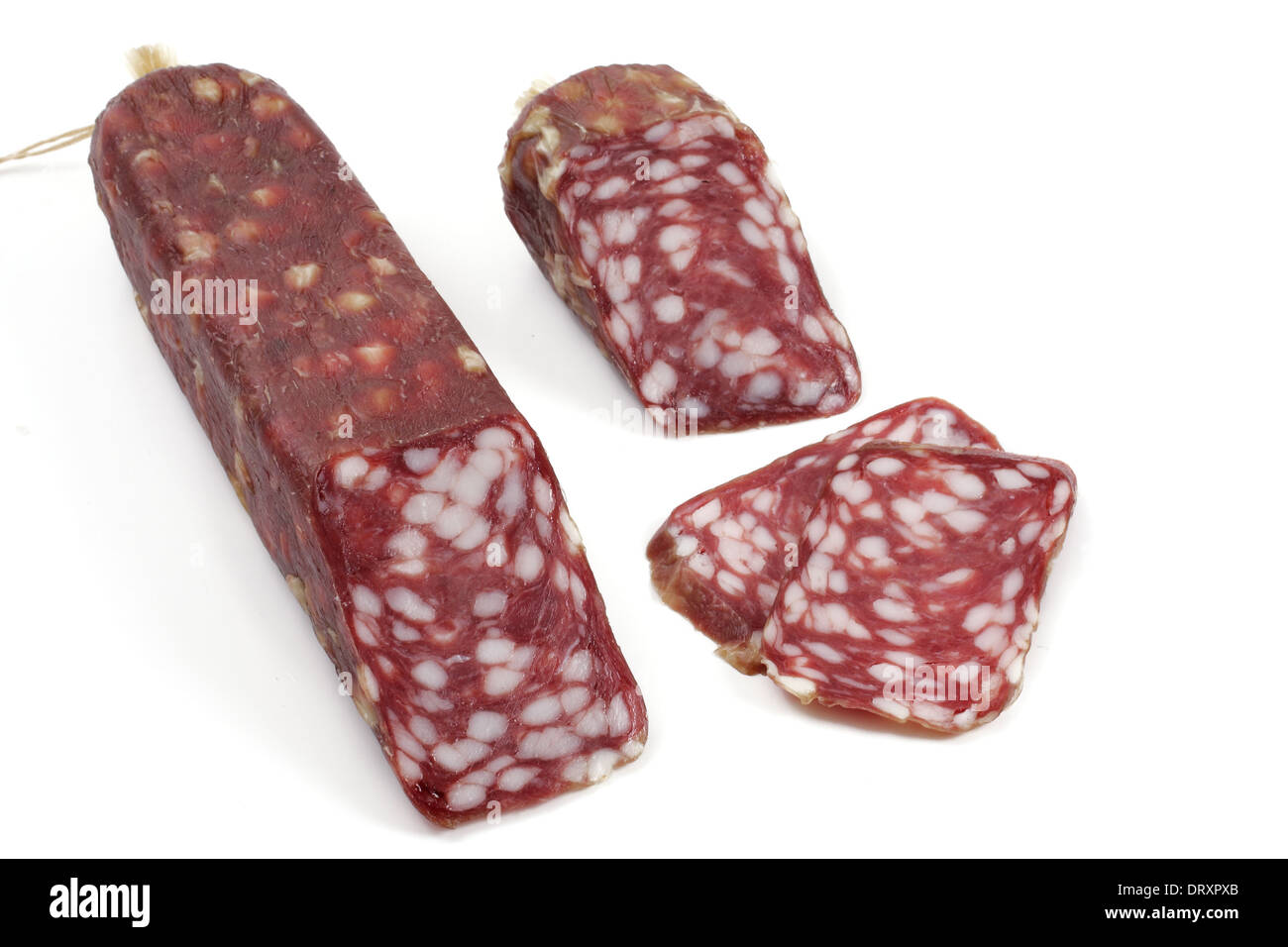 Geräucherte Wurst auf einem weißen Hintergrund Stockfoto