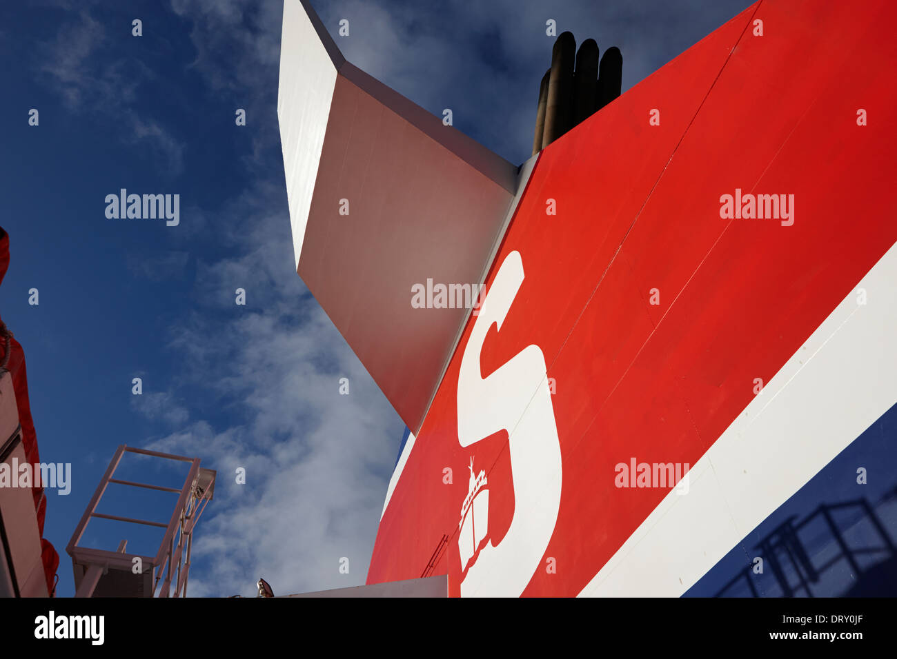 Stenaline Fähre Logo auf Fähre Rauch Stapel Stockfoto