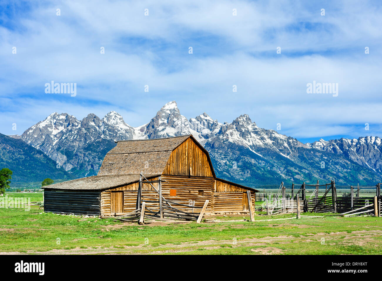 Scheune auf einem alten Bauernhof auf historischen Mormone Zeile, Grand-Teton-Nationalpark, Jackson Hole Valley, Wyoming, USA Stockfoto