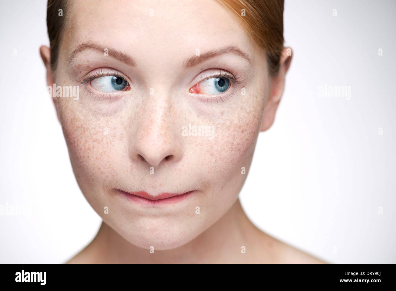 Frau körperpflege lippen -Fotos und -Bildmaterial in hoher Auflösung ... Frau körperpflege lippen -Fotos und -Bildmaterial in hoher Auflösung ...