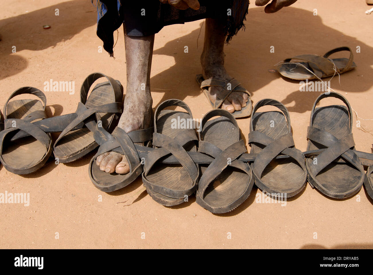 Car tyre sandals -Fotos und -Bildmaterial in hoher Auflösung – Alamy