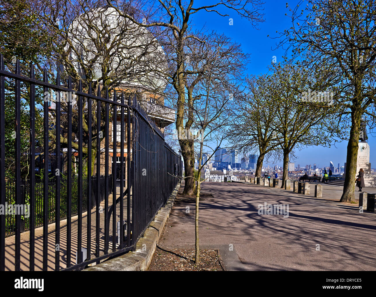 Greenwich ist bemerkenswert für seine maritime Geschichte und seinen Namen auf dem Nullmeridian (0° Längengrad) Stockfoto