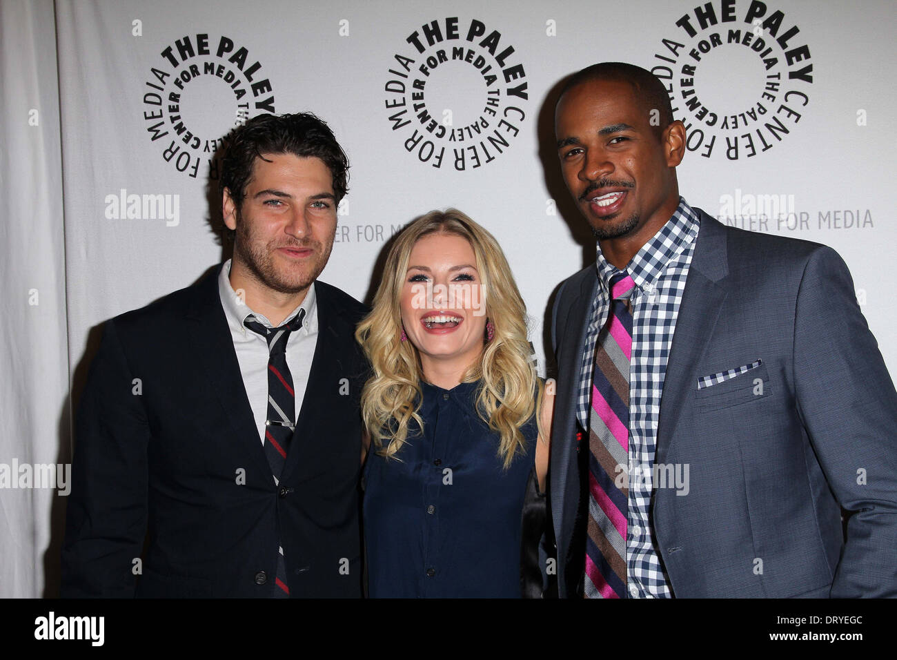 Adam Pally, Elisha Cuthbert und Damon Wayans Jr.. Stockfoto