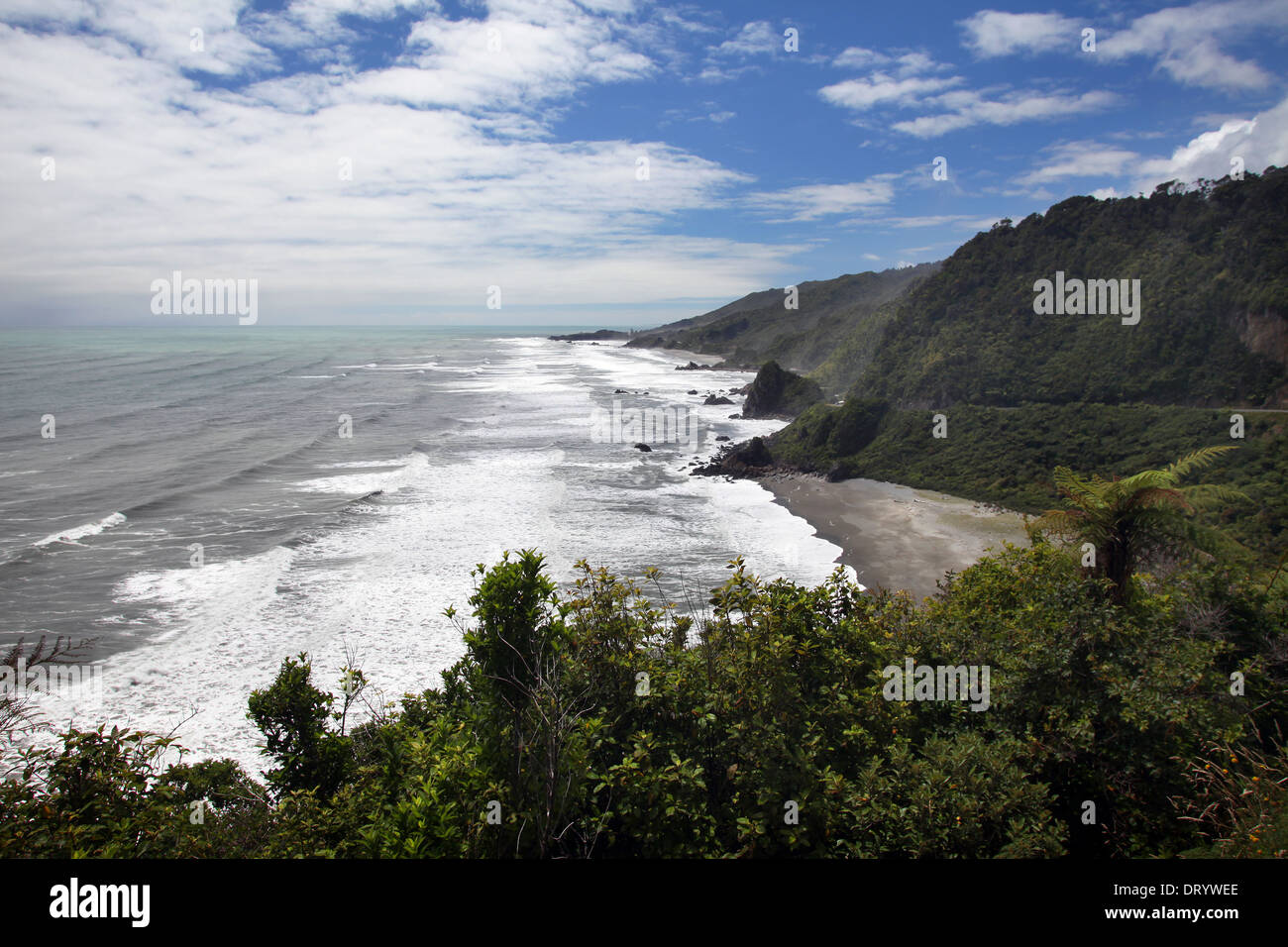 Schöner Strand an der Westküste zwischen Westport und Punakaiki, Neuseeland Stockfoto