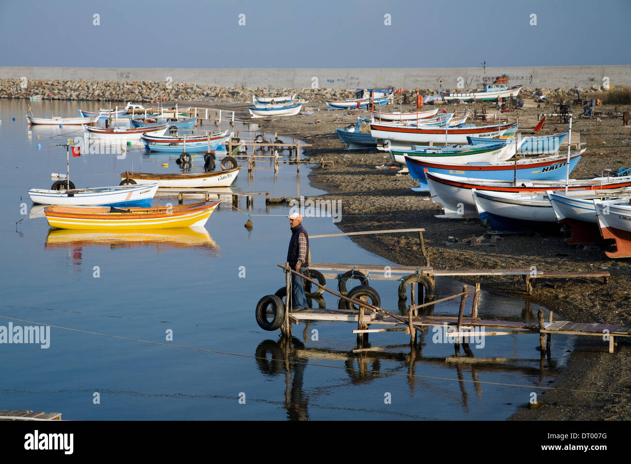 Malerische Aussicht auf Filyos Küste mit Angelboote/Fischerboote Zonguldak, Türkei Stockfoto
