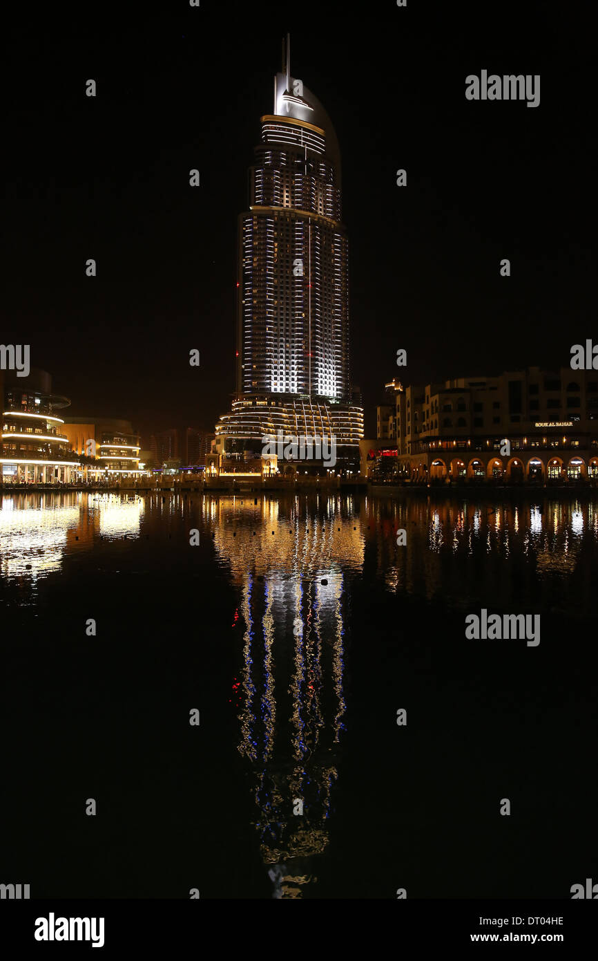 Gebäude in der Nacht Dubai Luxus Stockfoto