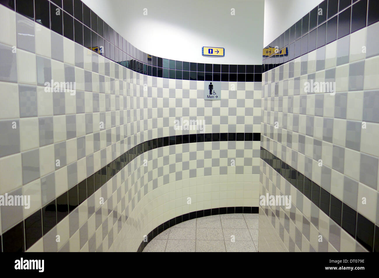 Eingang zu einem Männer öffentlichen Waschraum in einem Einkaufszentrum in Toronto, Kanada Stockfoto