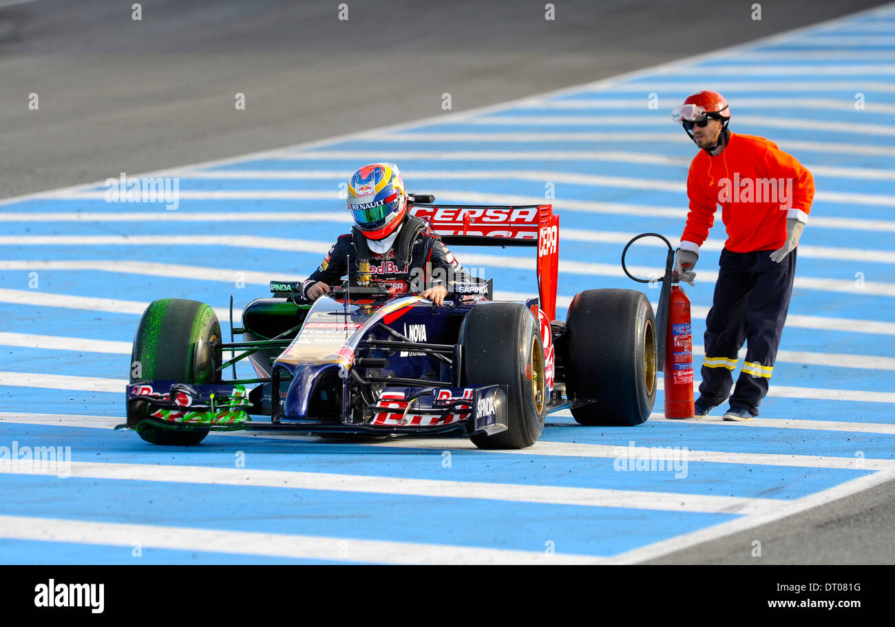 Jean-Eric Vergne (FRA), Toro Rosso STR9 mit Motorschaden bei Formel 1 Tests, Jerez, Spanien Feb.2014 Stockfoto