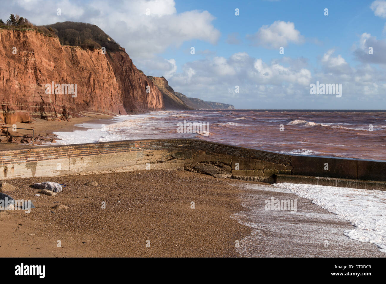 Sidmouth, Devon, England. Februar 2014. Die Jura-Küste vom östlichen Ende der Promenade Sidmouth. Stockfoto