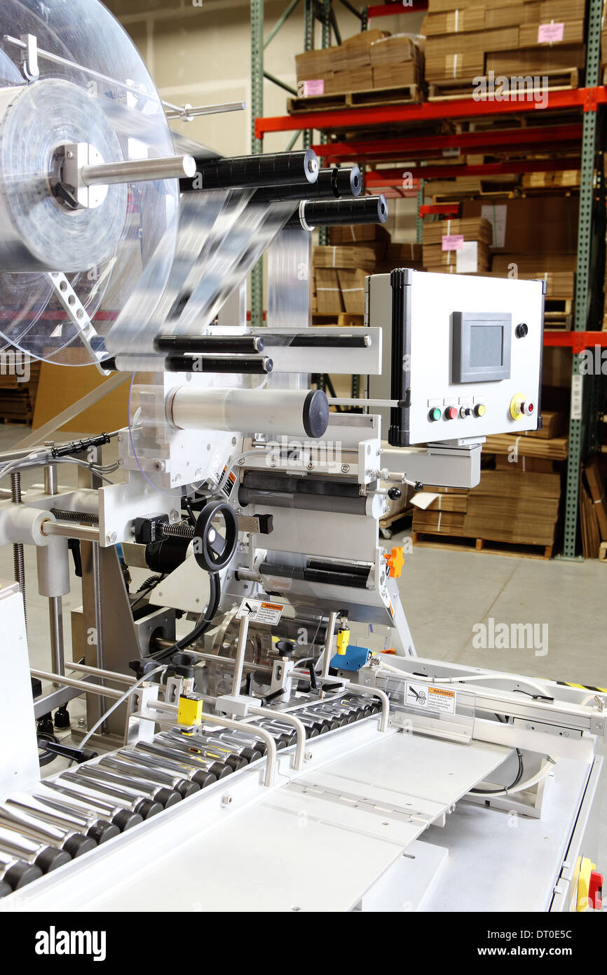 Das Paket Kennzeichnung Maching in einer Fabrik Stockfoto