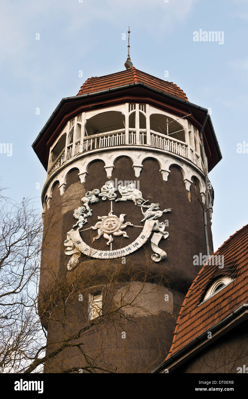 Alte deutsche Wasserturm - Symbol von Swetlogorsk (bis 1946 Rauschen). Gebiet Kaliningrad, Russland Stockfoto