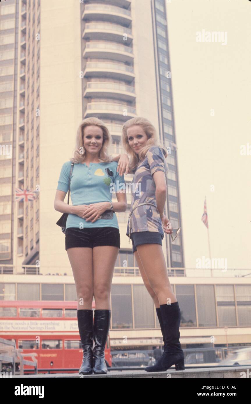 Kessler twins alice ellen kessler w7238 supplied inc credit Fotos und