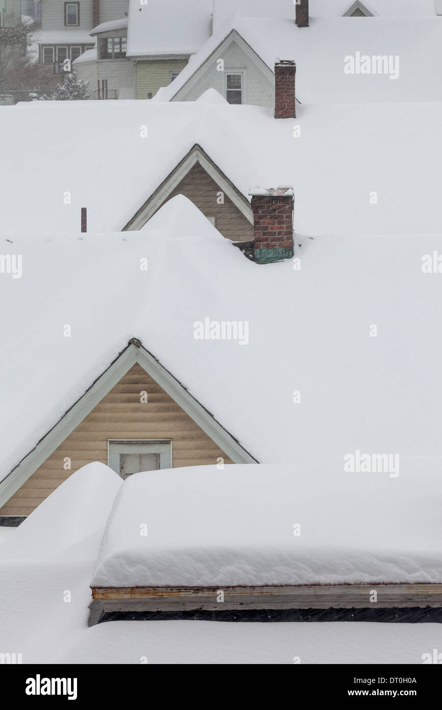Schnee auf Dächern Stockfoto