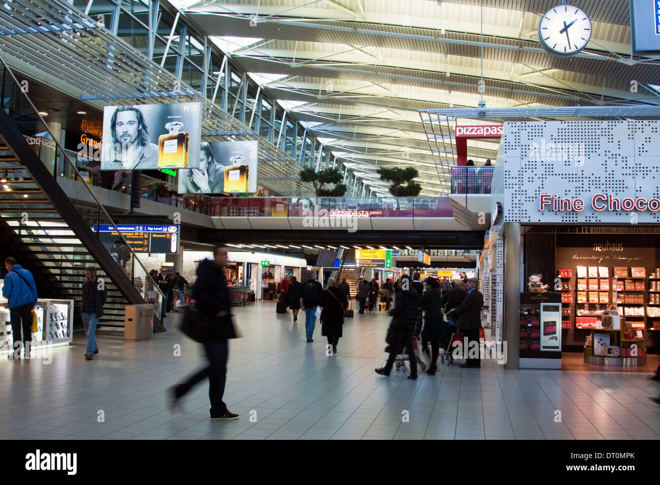 Schiphol Flughafen Halle Stockfoto