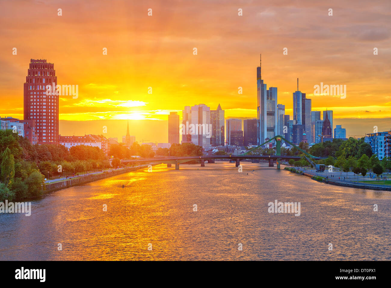 Frankfurt bei Sonnenuntergang Stockfoto