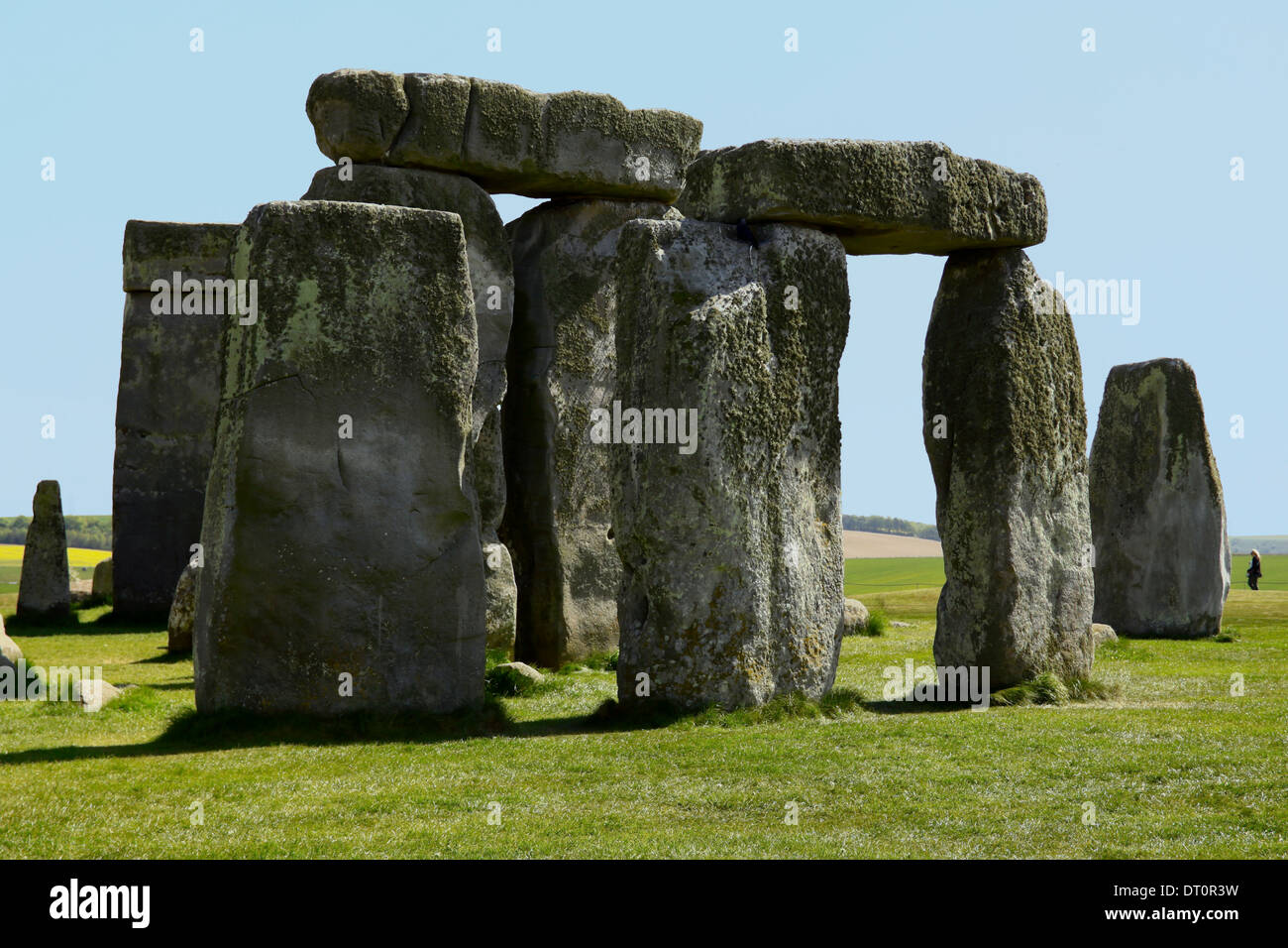 Stonehenge ist eine bekannte neolithische und Bronze Alter Gedenkstein befindet sich in einem UNESCO-Weltkulturerbe, Wiltshire, England. Stockfoto