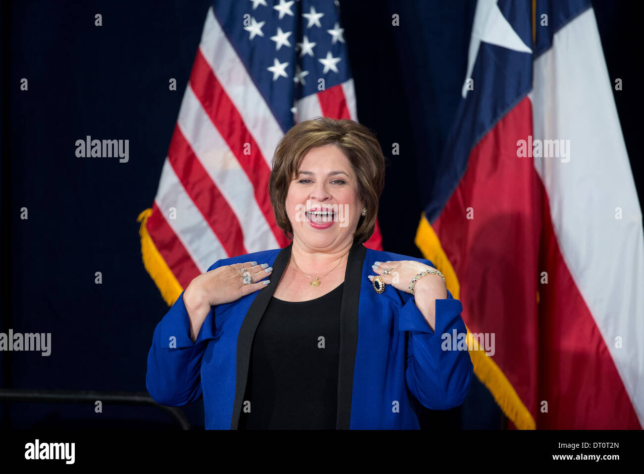 Texas demokratischen Staat Senator Leticia Van de Putte verkündet, daß sie bei einer Kundgebung in San Antonio für Vizegouverneur ausgeführt werden Stockfoto