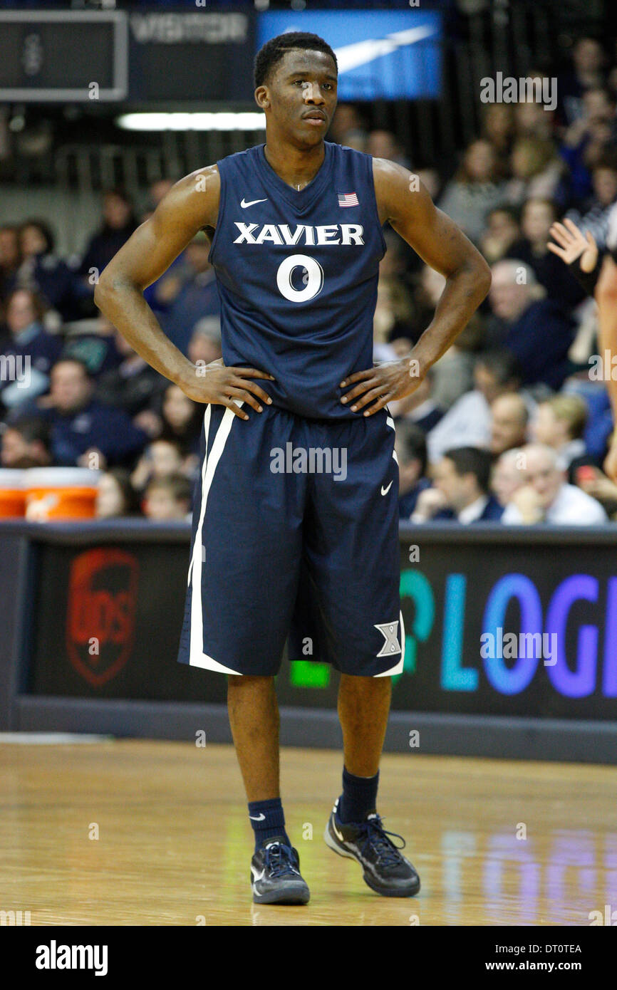 3. Februar 2014: Xavier Musketeers Wache Semaj Christon (0) sieht bei den NCAA-Basketball-Spiel zwischen dem Xavier Musketeers und Villanova Wildcats im Pavillon in Villanova, Pennsylvania. Villanova Wildcats gewann 81-58. (Christopher Szagola/Cal Sport Media) Stockfoto