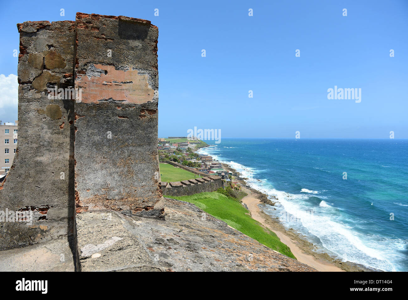 Fort San Cristobal mit Blick auf Strand in San Juan Puerto Rico Stockfoto