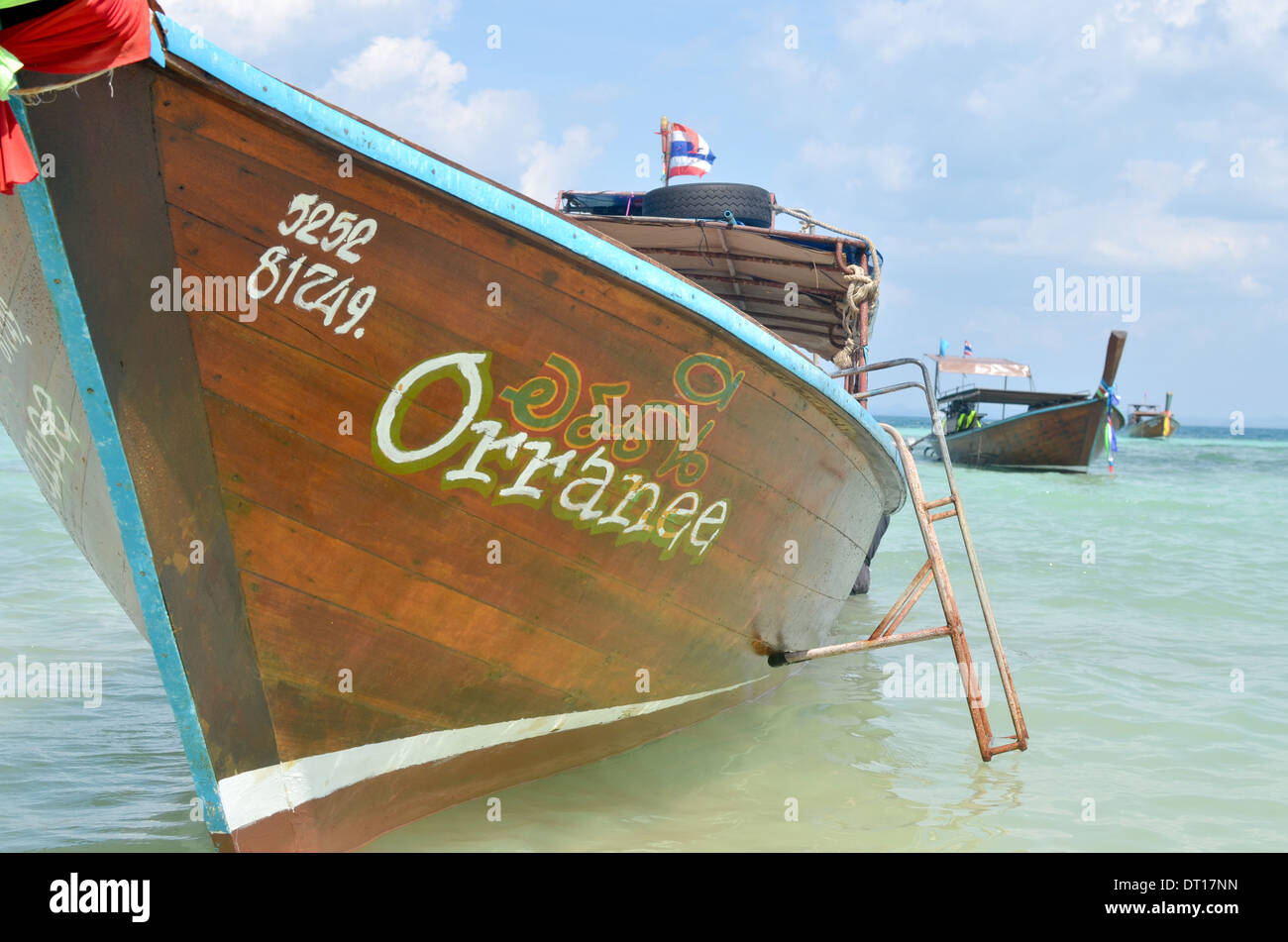 Longtail-Boot im Meer, Koh Ngai, Koh Lanta, Thailand Stockfoto