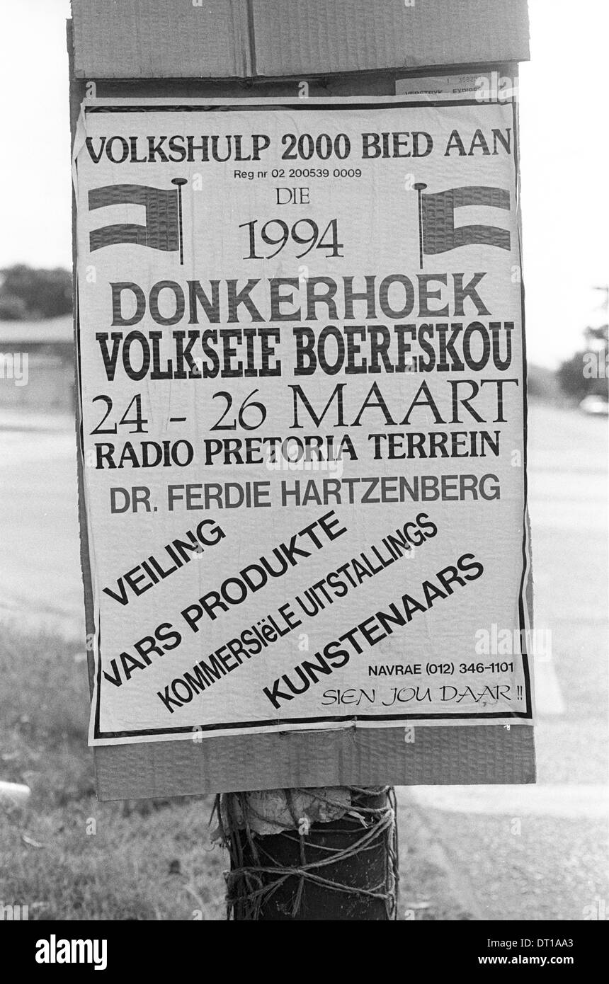 WAHLPLAKATE. NP, DP, ANC und PAC Wahlplakate der ersten demokratischen Wahlen in Südafrika stattfinden. 1994 Stockfoto