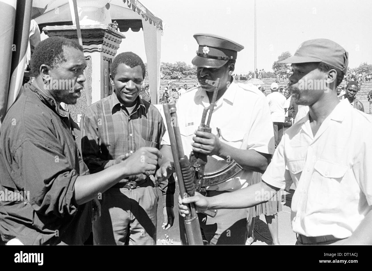 NELSON MANDELAS ANC, BUTHELEZI IFP UND PIK BOTHA NP ADRESSE EINE FRIEDENSKUNDGEBUNG ÖSTLICH VON JOHANNESBURG VOR 1994 DEMOKRATISCHE Stockfoto
