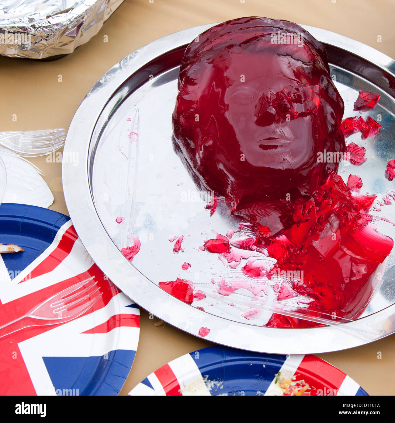 Gelee in der Form des Kopfes von Elizabeth II auf der Königin Jubiläums-Straßenfest Stockfoto