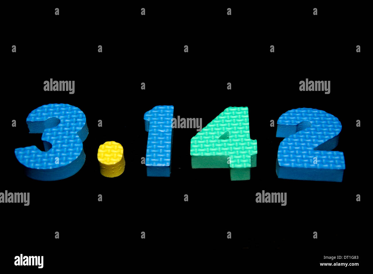 Wert von Pi 3.142 in Kunststoff Ausschnitt farbigen Zahlen Stockfoto