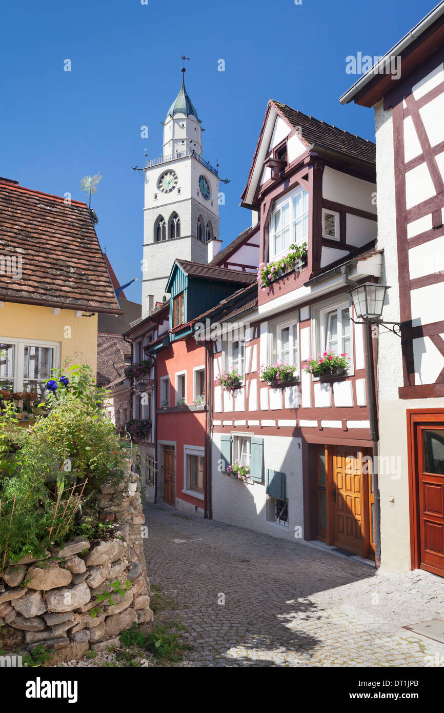 Straße in der Altstadt mit St. Nikolaus Minster, Uberlingen, Bodensee (Bodensee), Baden-Württemberg, Deutschland, Europa Stockfoto
