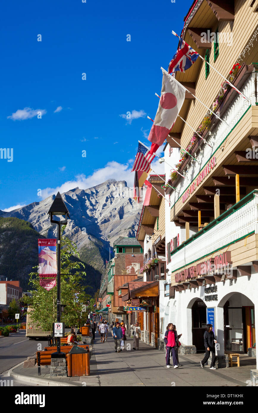 Banff Stadt und Cascade Mountain, Banff National Park, UNESCO World Heritage Site, The Rockies Alberta, Kanada, Nordamerika Stockfoto