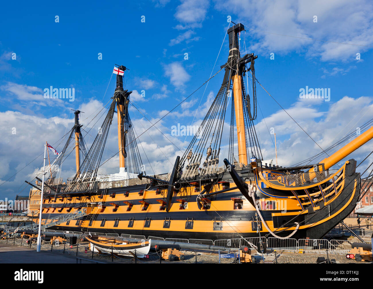 HMS Victory in Portsmouth Historic Dockyard, Portsmouth, Hampshire, England, Vereinigtes Königreich, Europa Stockfoto