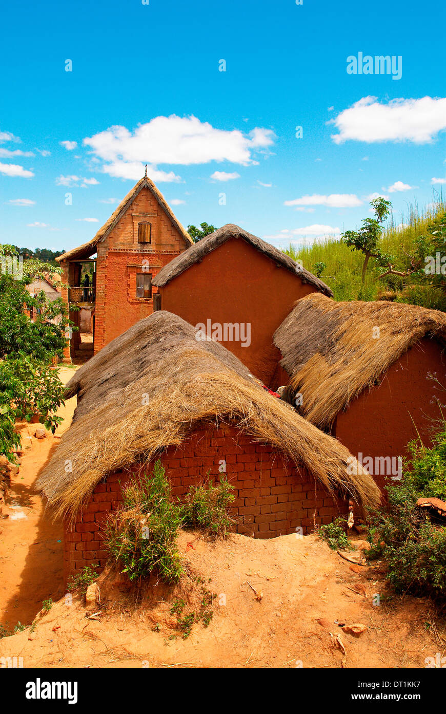 Traditionelle Häuser auf Hügel rund um Antananarivo, Madagaskar, Afrika Stockfoto