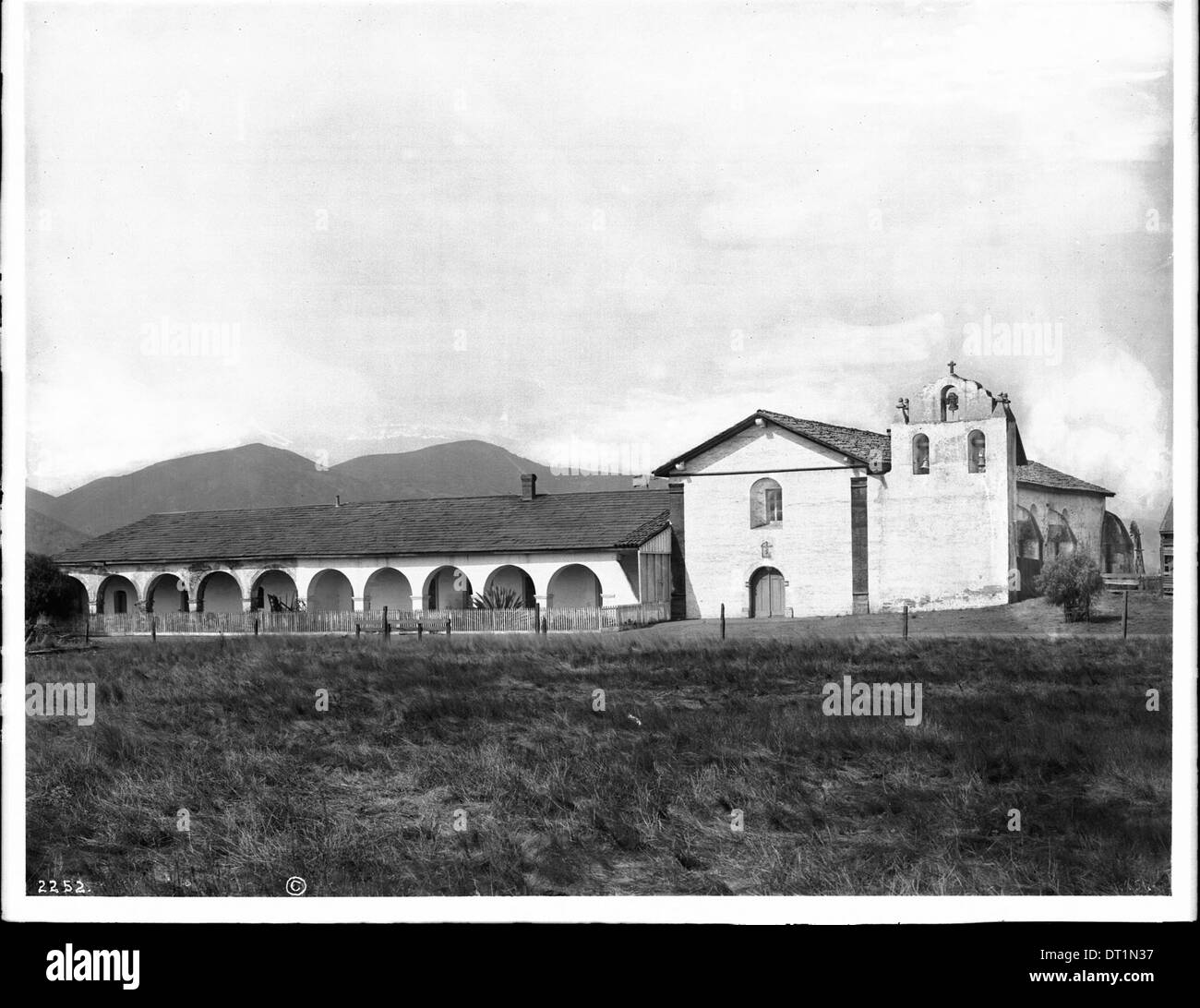 Gesamtansicht von der Vorderseite der Mission Santa Inez, 1904 Stockfoto