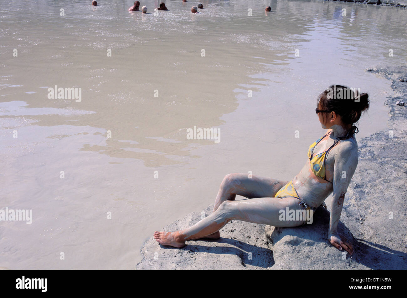 Schlammbad auf Vulcano Insel, Äolischen Inseln, Sizilien, Italien, Europa Stockfoto