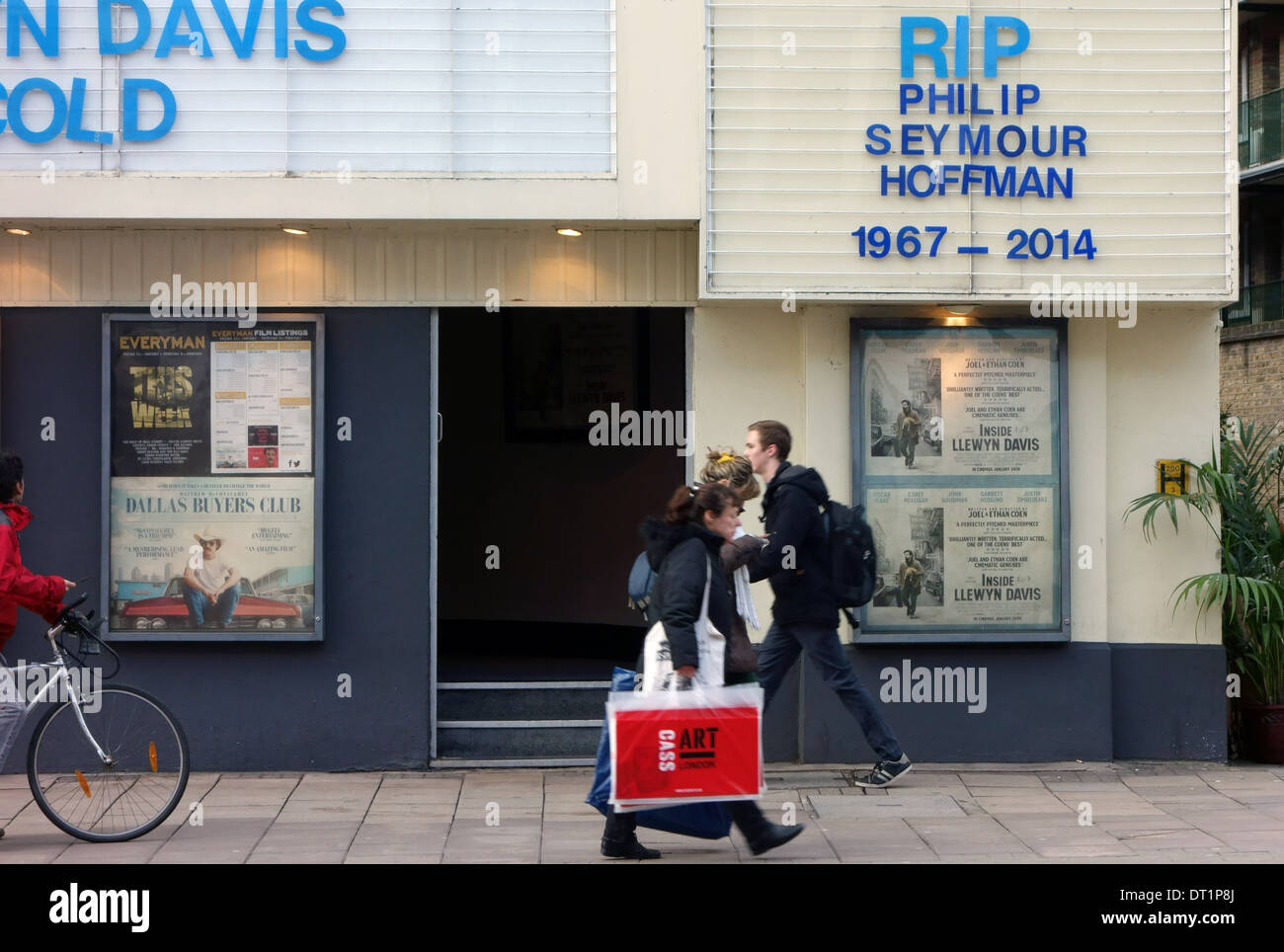 Hommage an Philip Seymour Hoffman auf dem Bildschirm auf den grünen Kino, London Stockfoto