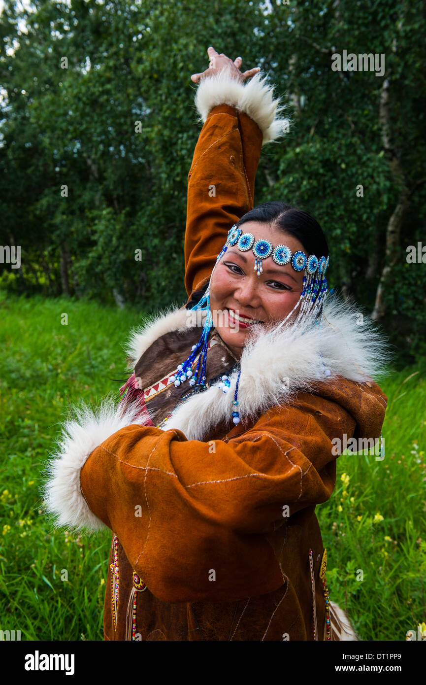 Traditionell gekleidete Korjaken Frau, die Ureinwohner von Kamtschatka, Esso, Russland und Eurasien Stockfoto