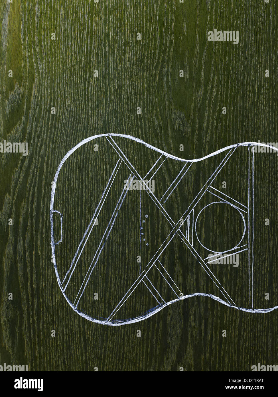 Eine Strichzeichnung Bild auf natürliche Holzmaserung Hintergrund der Resonanzboden und Körper eines Musikinstruments Gitarre Stockfoto