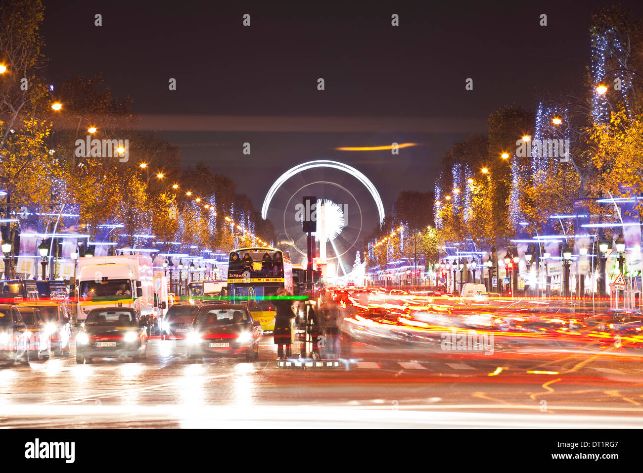 Die Champs-Élysées beleuchtet durch Christmas Lights, Paris, Frankreich, Europa Stockfoto